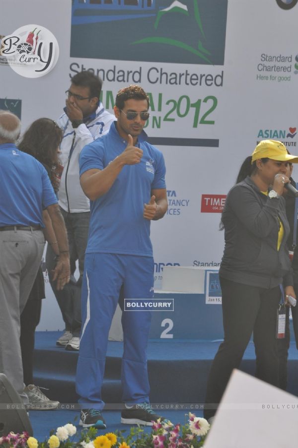 John Abraham at Standard Chartered Mumbai Marathon 2012 in Mumbai