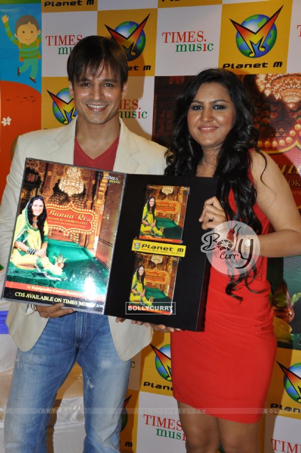 Vivek Oberoi launches Times music album "Banna Re by Rajnigandha" at Planet M