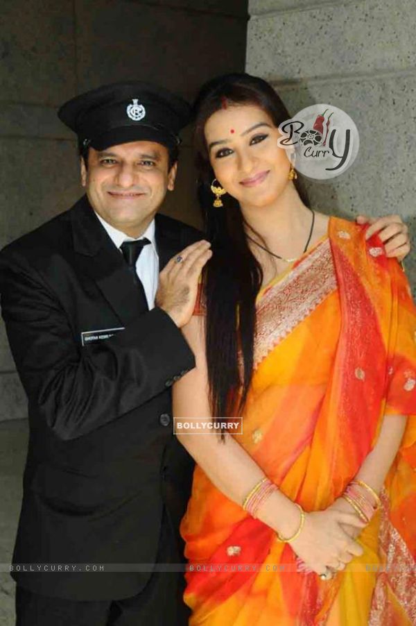 Shilpa Shinde and Paresh Ganatra as Koel and Ghotak Narayan in Chidiya Ghar