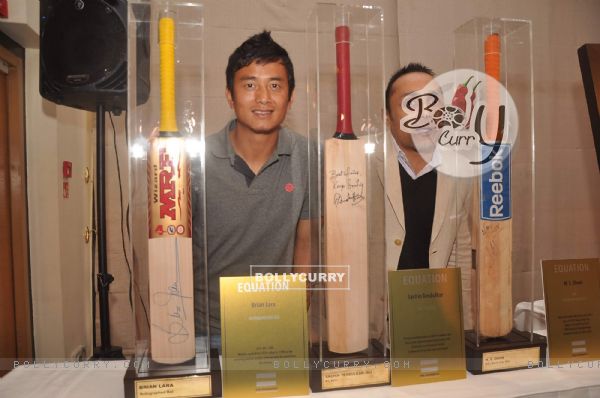 Baichung Bhutia and Rahul Bose at sports memorabilia auction, Trident