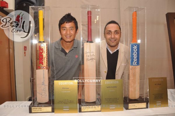 Baichung Bhutia and Rahul Bose at sports memorabilia auction, Trident