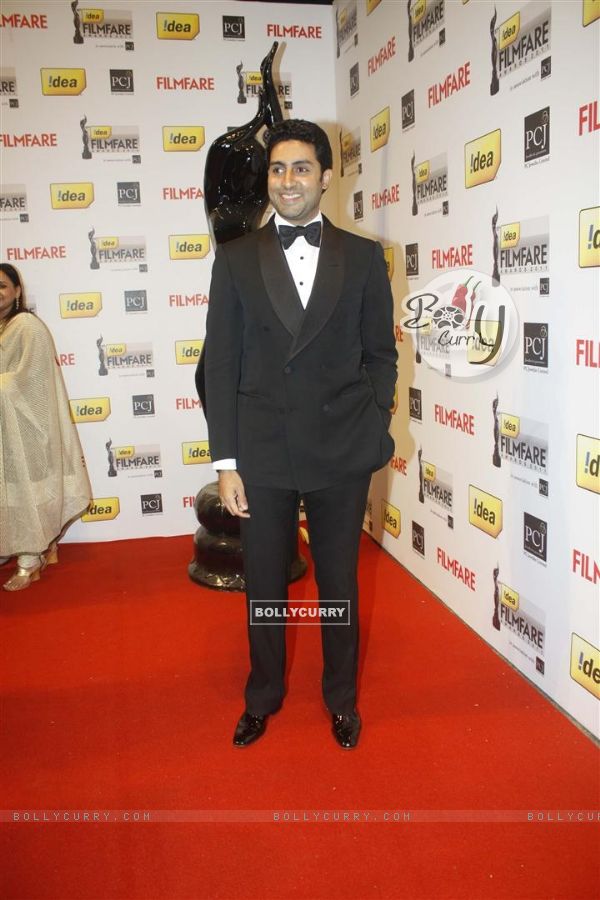 Abhishek Bachchan at 57th Idea Filmfare Awards 2011