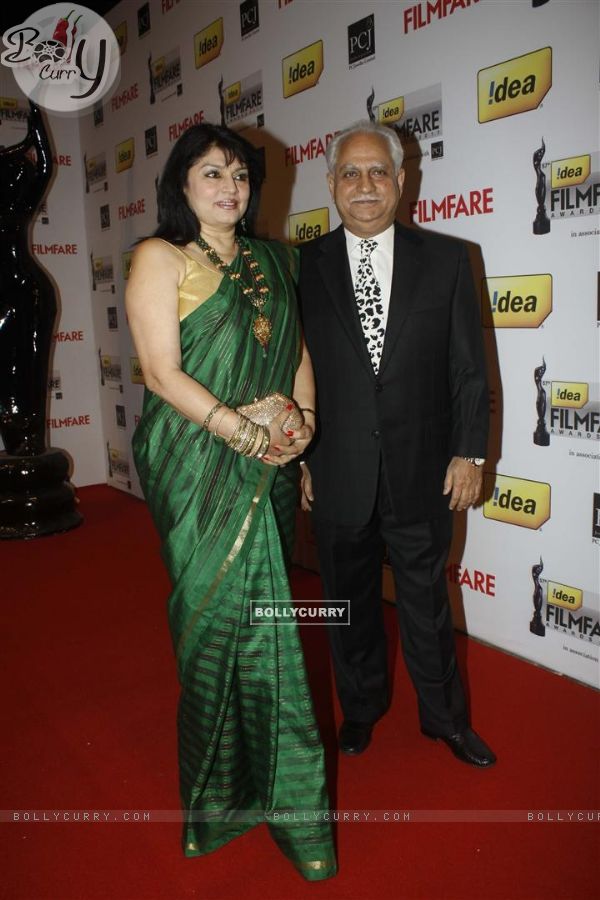 Ramesh Sippy & Kiran Juneja at 57th Idea Filmfare Awards 2011