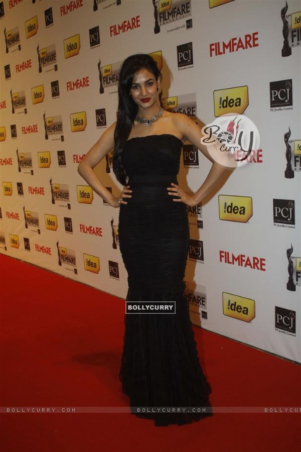 Sonal Chauhan at 57th Idea Filmfare Awards 2011