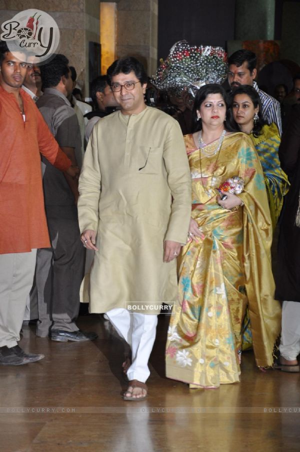 Raj Thakre with wife grace Ritesh Deshmukh & Genelia Dsouza wedding bash in Mumbai