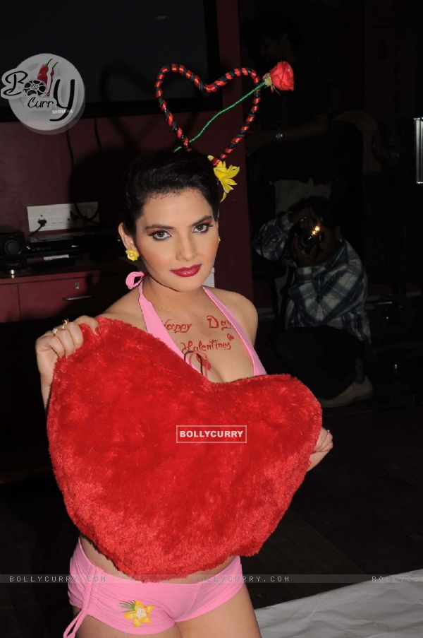 Madhavi Sharma valentine photo shoot in Shivas Studio on 7th Feb 2012. .