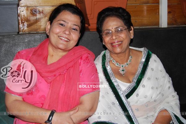 Roshan Khan and Deepa Shahi at Ye Rishta Kya Kehlata Hai 800 episodes celebration Party in Mumbai