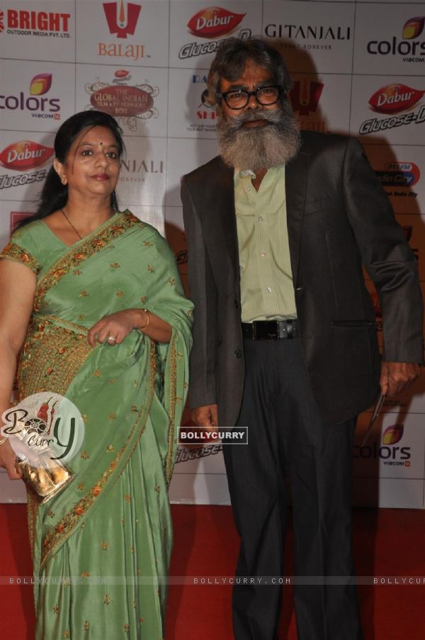 Anupam Shyam with wife at Global Indian Film & TV Honours Awards 2012