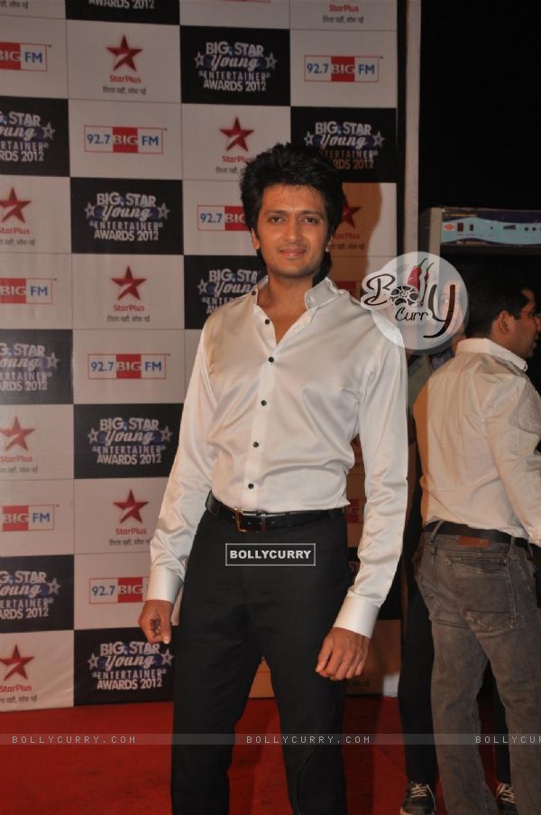 Ritesh Deshmukh at BIG STAR Young Entertainer Awards 2012