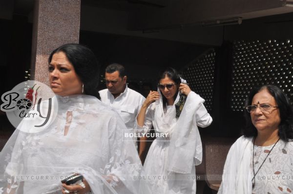 Tanvi Azmi and Tabu at Mona Kapoor's funeral at Pawan Hans