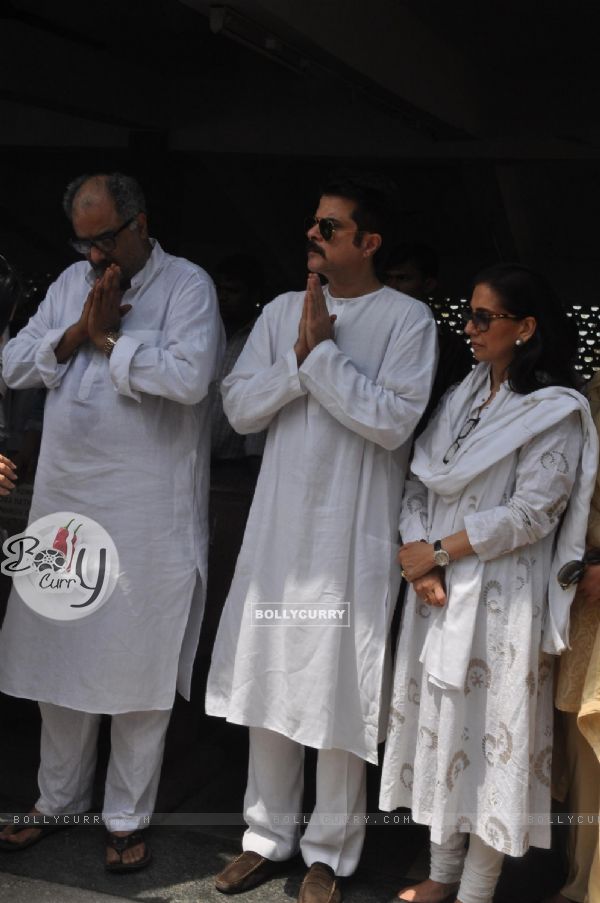Anil Kapoor and Boney Kapoor at Mona Kapoor's funeral at Pawan Hans