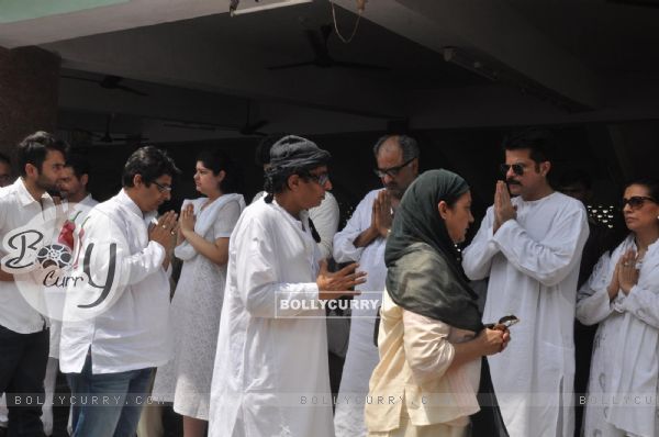 Boney Kapoor, Anil Kapoor and Ranjit at Mona Kapoor's funeral at Pawan Hans