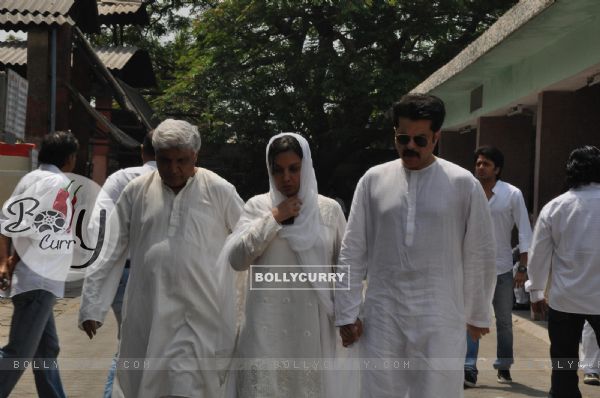 Javed Akhtar, Shabana Azmi and Anil Kapoor at Mona Kapoor's funeral at Pawan Hans