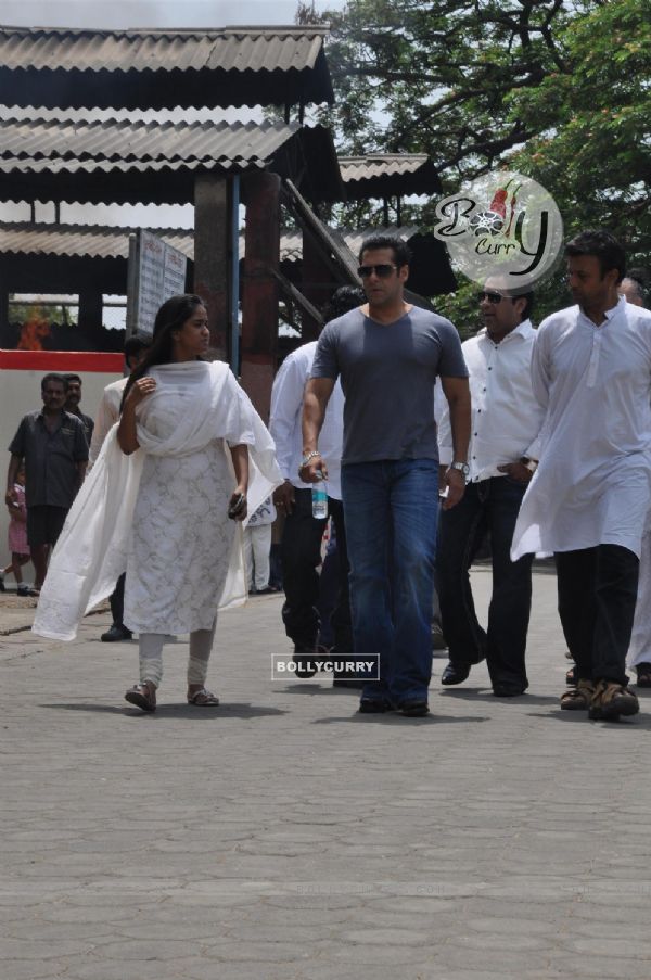 Salman Khan with sister Arpita Khan at Mona Kapoor's funeral at Pawan Hans