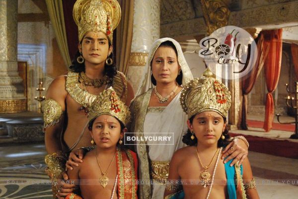 Shri Ram with his mother, Kaushalya, and twin sons, Luv and Kush, in Sagar Arts' Ramayan