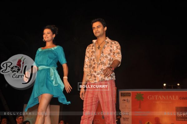 Jasveer Kaur and Amit Dholawat at GR8! Fashion Walk for the Cause Beti by Television Sitarre