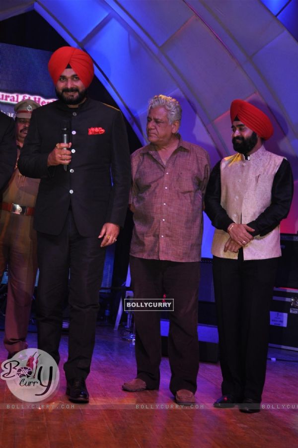 Navjot Singh Sidhu and Om Puri at Punjabi Icon Awards