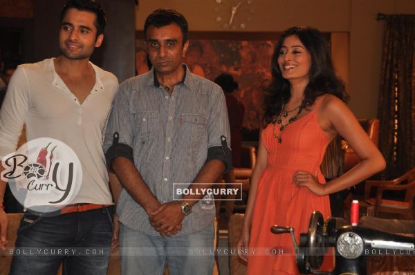 Jackky Bhagnani, Sanjay Gadhvi and Nidhi Subbaiah during the Mahurat of Movie Ajab Gazabb Love