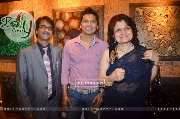 Raakesh Aggarwal, Shaan and Rahmi Jolly at Elegant launch hosted by Czech tourism, Raghuvanshi Mills in Mumbai. .