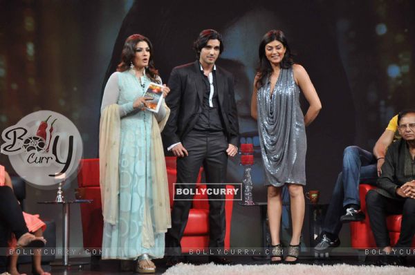 Sushmita Sen, Raveena Tandon & Zayed Khan on the sets of Issi Ka Naam Zindagi