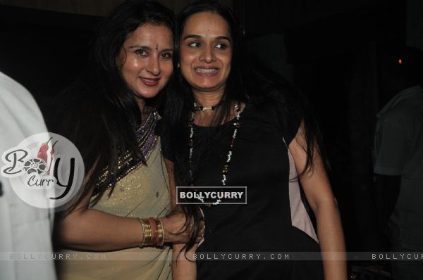 Poonam Dhillon with Shivangi Kapoor at Poonam Dhillon's Birthday Bash