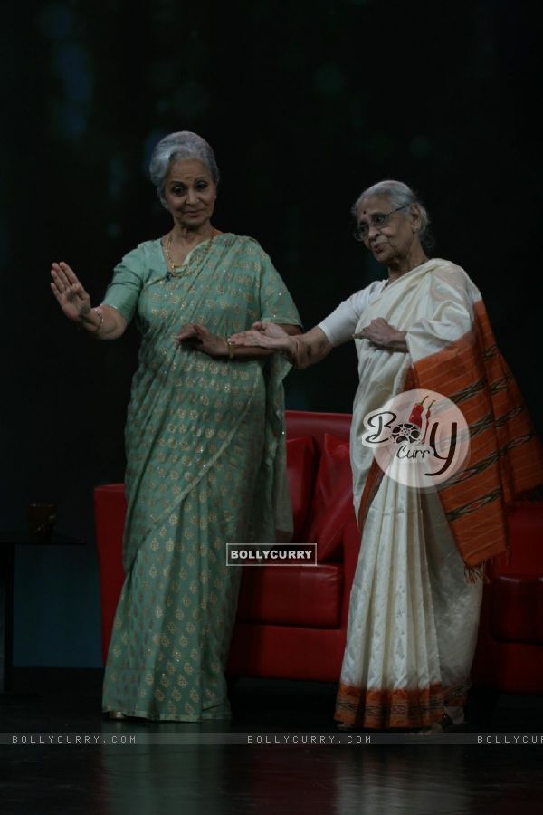 Waheeda Rehman on the sets of Isi Ka Naam Zindagi