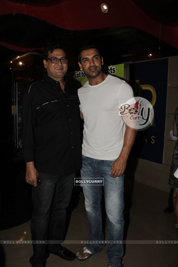 Vicky Donor special screening hosted by John Abraham at PVR (194705)