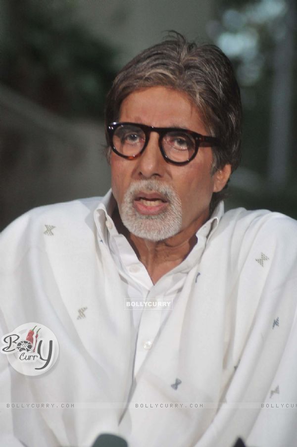 Amitabh Bachchan speaks to media on Bofors controversy at Janak