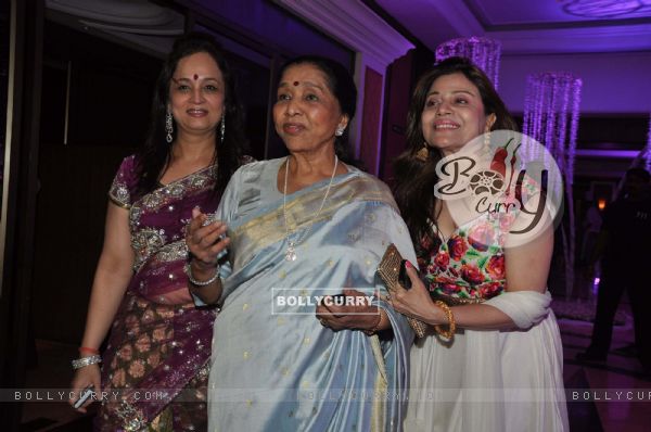 Smita Thackeray and Asha Bhosle at Sunidhi Chauhan's Wedding Reception