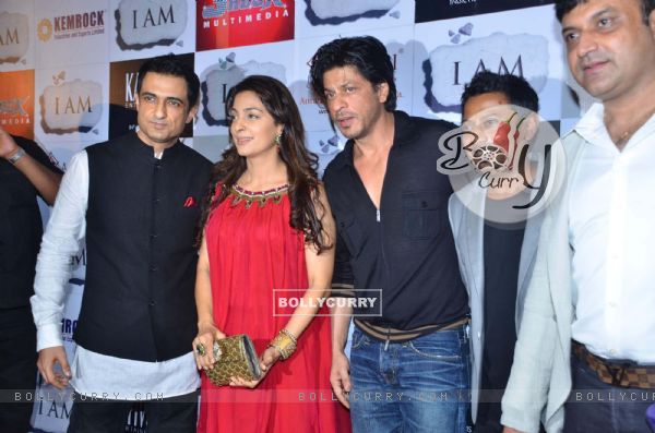sanjay Suri, Shahrukh Khan, Onir and Juhi chawla at 'I Am' success bash