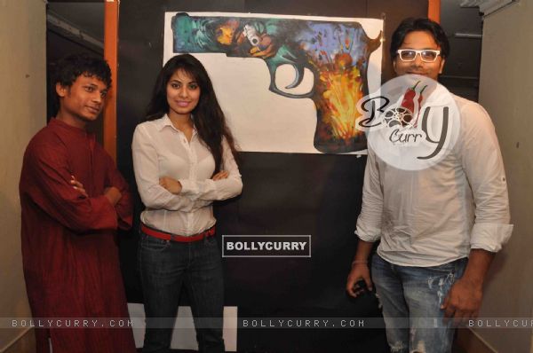 Cast promoting upcoming film BANDOOK at a Painting Exhibition (197131)