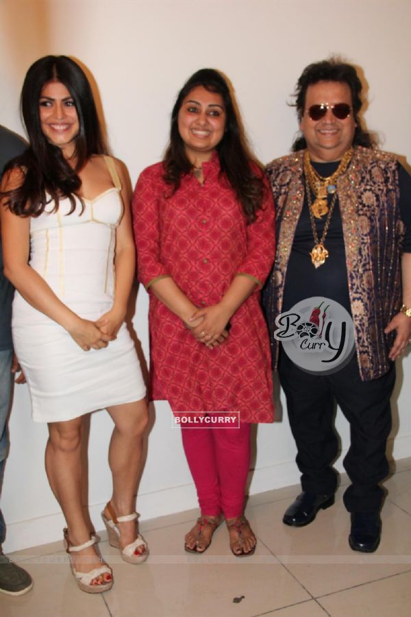 Shenaz Treasurywala, Pooja Gujral and Bappi Lahiri at Mahurat of film Main Aur Mr. Riight