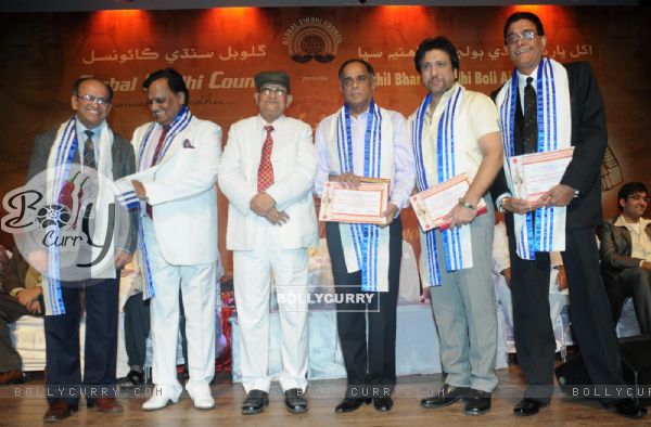 Chandru Punjabee, Govinda, Pahlaj Nihalani, Harsh Punjabi, Lachhman Chatnani at Mother Teresa Award