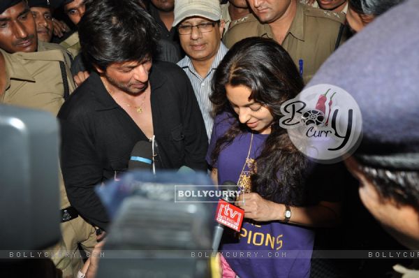 Shahrukh Khan and Juhi Chawla arrived at airport