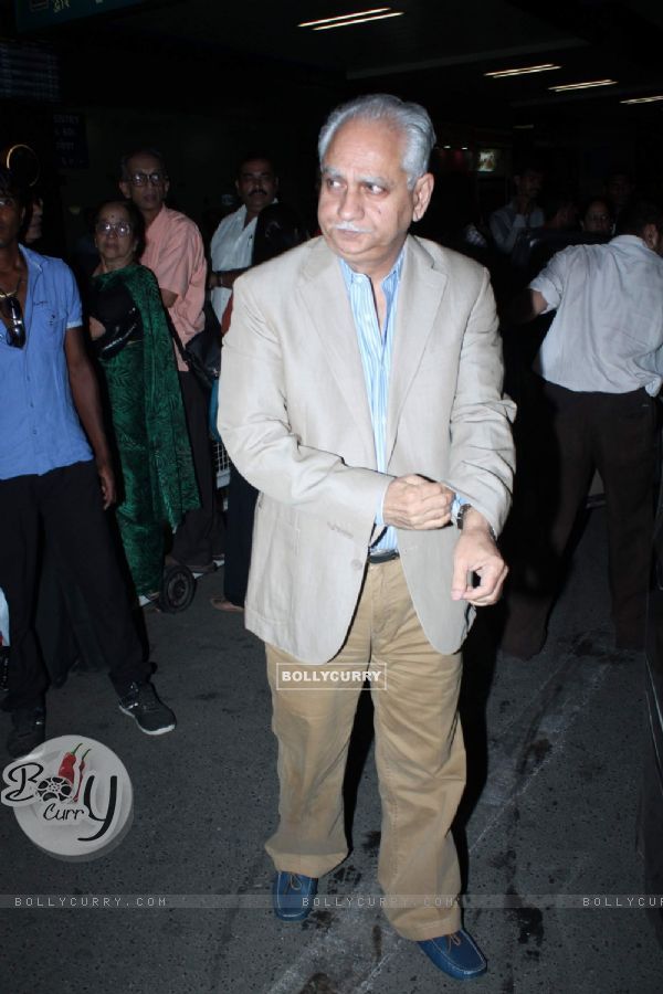 Ramesh Sippy at International Airport leave for IIFA