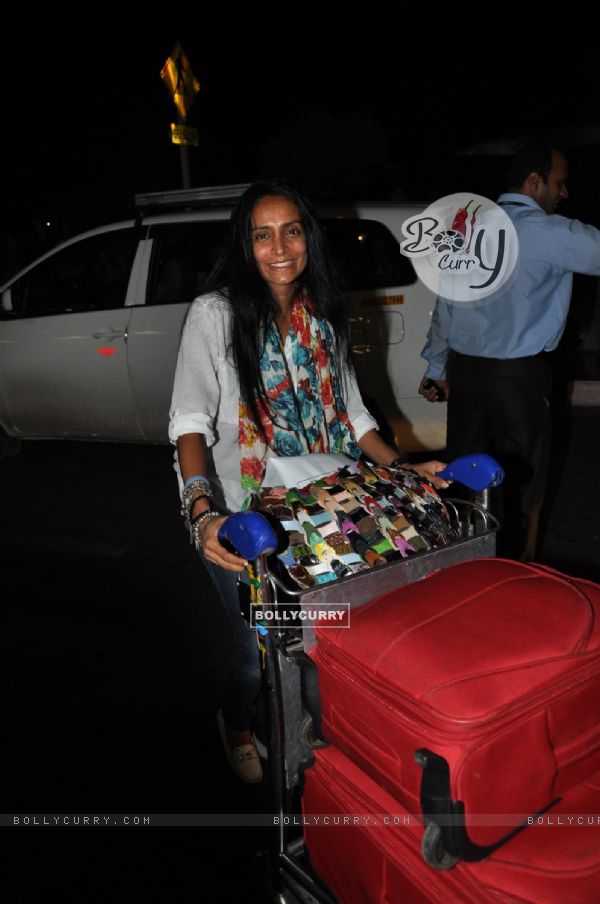 Suchitra Pillai leave for IIFA 2012