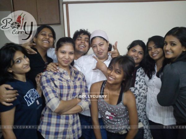 Sneha with co-stars from her show