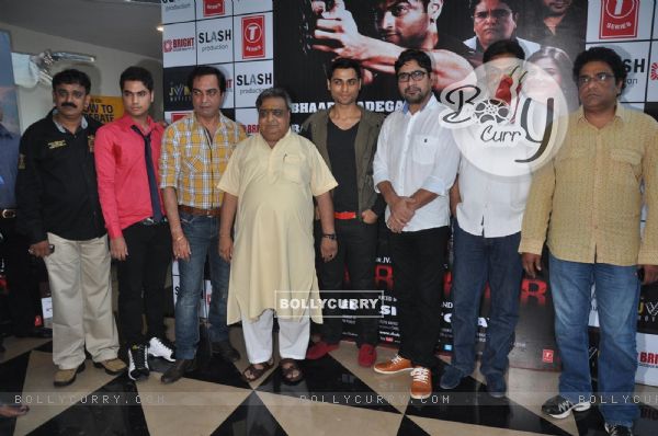 Yashpal Sharma, Abhishek Anand, Akhilendra Mishra and Zakir Hussain at Premiere of film Chakradhaar (203633)