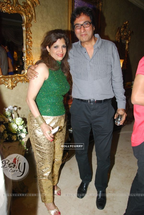 Bina Aziz and Talat Aziz at Mika Singh's Birthday Bash organised by Kiran Bawa