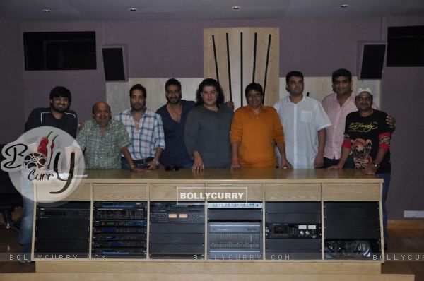 Wajid Ali, Sameer, Mika, Ajay Devgn, Sajid Khan, Vashu Bhagnani at Song Recording of Himmatwala - 2 (204319)
