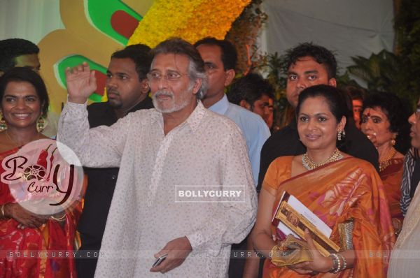 Bollywood Actor Vinod Khanna with his wife Kavita at Esha Deol's wedding at Isckon Temple
