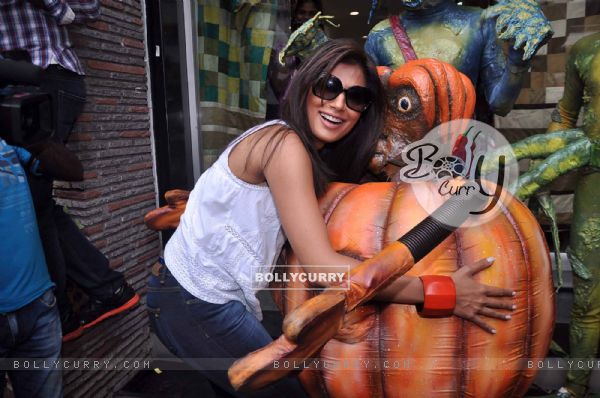 Bollywood actress Chitrangada Singh promoting Joker with Aliens, Mumbai India. . (215575)