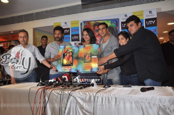 Bollywood actors Akshay Kumar, Sonakshi Sinha and Prabhu Deva at  the Rowdy Rathore Dvd launch in Mumbai. . (215949)