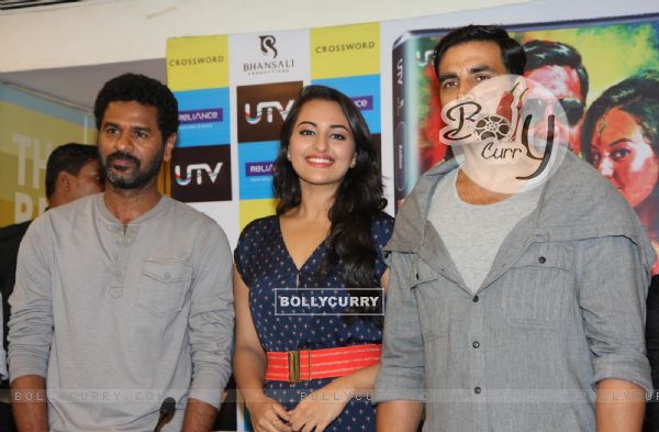 Prabhu Deva, Sonakshi Sinha and Akshay Kumar at DVD launch of 'Rowdy Rathore' (216091)
