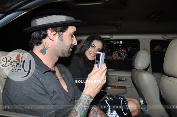 Sunny Leone comes to India from Los Angeles to promote 'Jism - 2' (216138)