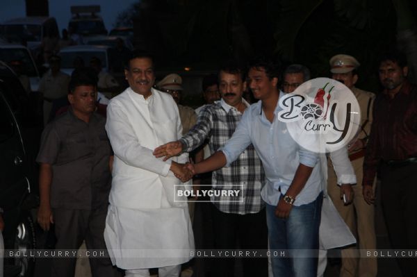 Salman and Sanjay Dutt at Baba Siddique's Iftar Party