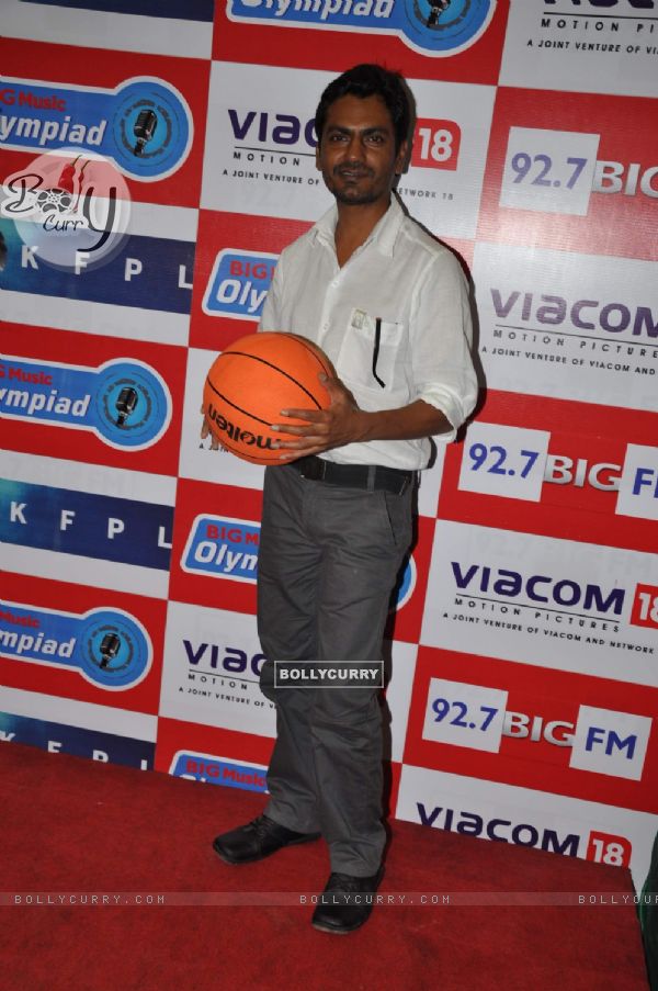 Nawazuddin Siddiqui promote Gangs Of Wasseypur 2 at 92.7 Big FM in Mumbai . (217246)