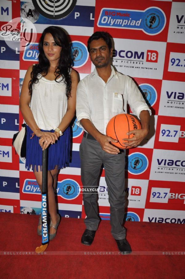 Nawazuddin Siddiqui, Richa Chadda promote Gangs Of Wasseypur 2 at 92.7 Big FM in Mumbai . (217247)