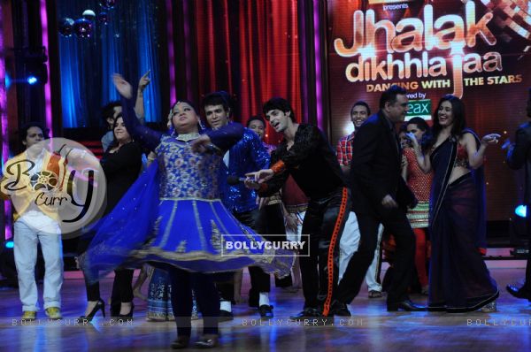 Bharti Singh, Karan Wahi, Boman Irani, Ragini Khanna on the sets of Jhalak Dikhhla Jaa