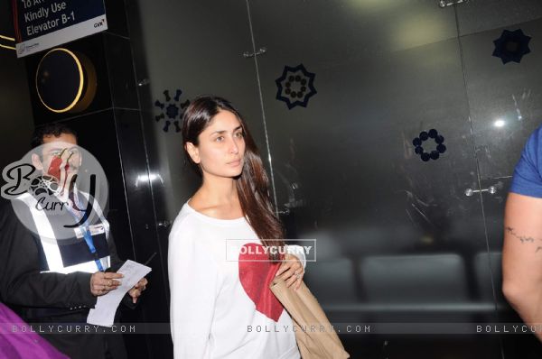 Kareena Kapoor snapped at the airport in Mumbai